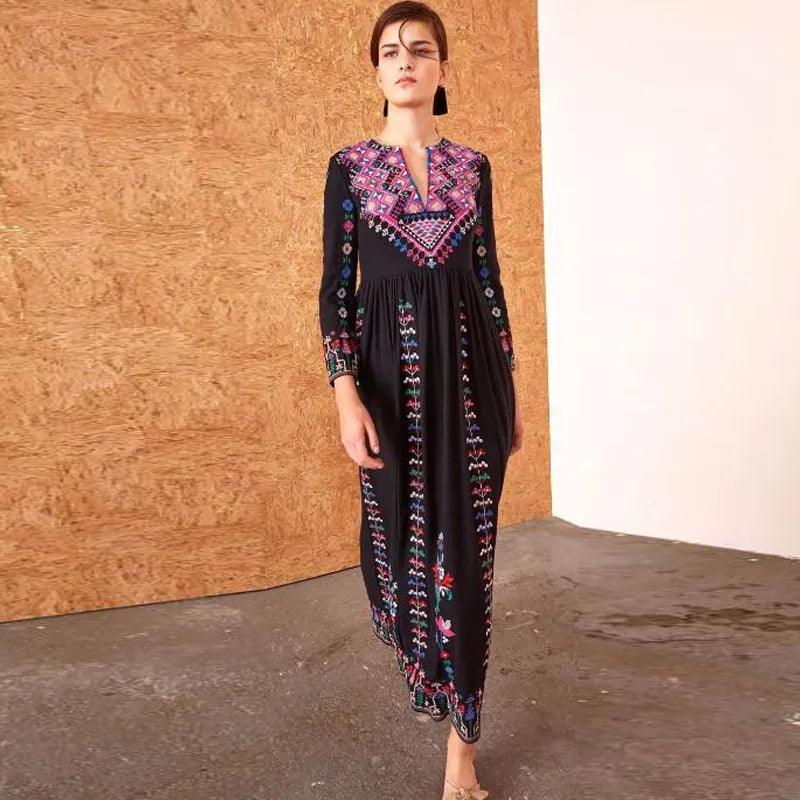 Summer new Bohemian tourist holiday beach dress heavy industry embroidery ethnic wind v-neck dress - YOURISHOP.COM