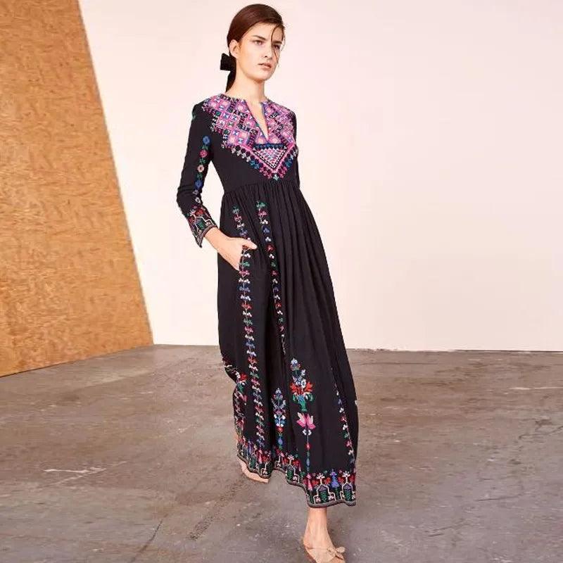 Summer new Bohemian tourist holiday beach dress heavy industry embroidery ethnic wind v-neck dress - YOURISHOP.COM